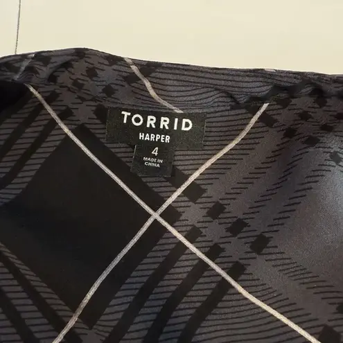 Torrid  Harper Black Gray Plaid  3/4 Sleeve Challis Pullover Top Size 4X