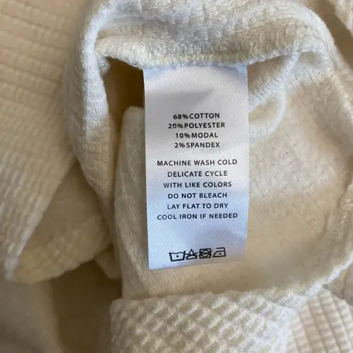 Lilla P Women’s White Waffle Knit Long Sleeve Top Kangaroo Pocket Size M Size M