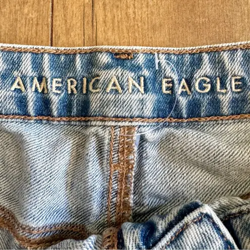 American Eagle Mom Straight Ripped Distressed High Rise Light Wash Jeans Size 12