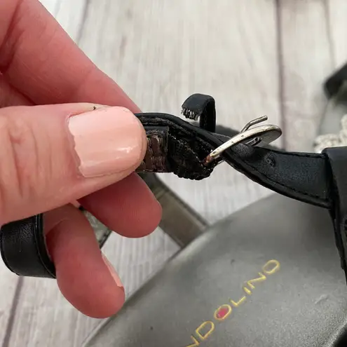 Bandolino women 8.5 open toe wedge sandals w/back strap closure black & silver