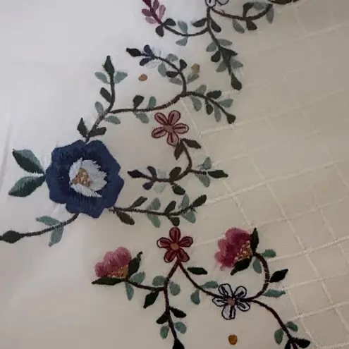 Same Game Different Name (SGDN) Ivory Embroidered Cotton Blouse — Size L White Size L