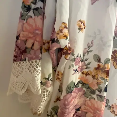 Wallflowers Women’s Open Front Kimono Robe L Large White With Floral Pattern