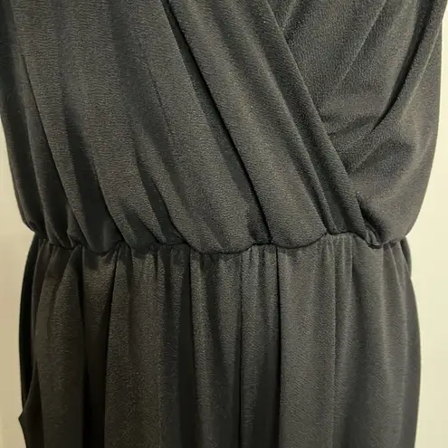 GILLI NWOT black wide leg v neck spaghetti strap light weight jumpsuit