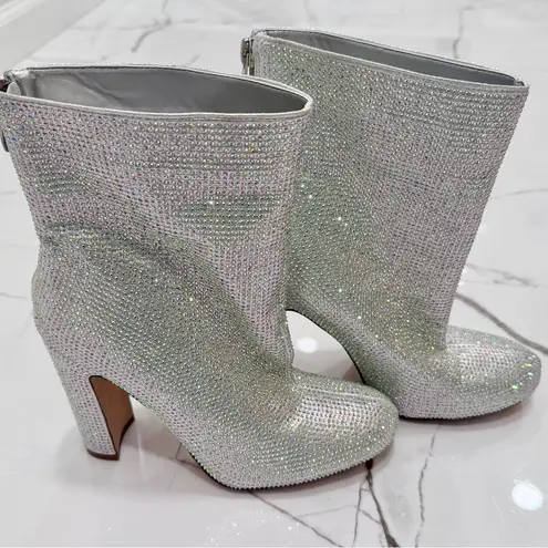 NWOT AZALEA WANG HONEY BUNCH SILVER RHINESTONE BOOTIES SIZE 7