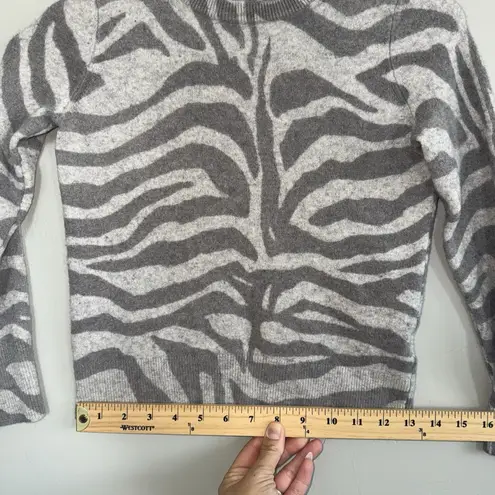Equipment Femme 100% Cashmere Sweater Zebra Print Gray