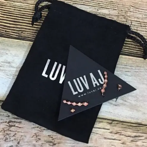 Luv AJ Diamond Kite Crawler + Stud Set