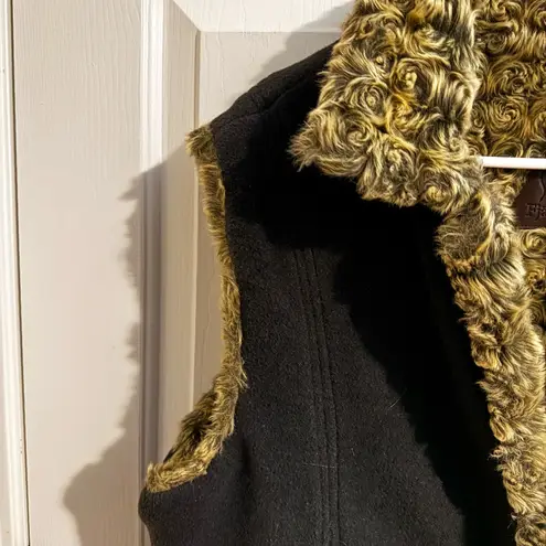 Fjallraven Fjall Bison Vest Reversible Faux Fur Fleece Toggle Tan Black XL