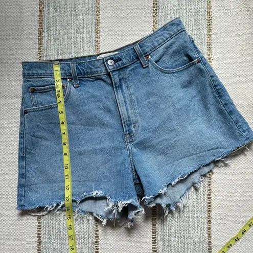 Abercrombie & Fitch  The 90’s Relaxed Blue High Rise Denim Shorts Women’s 31/ 12