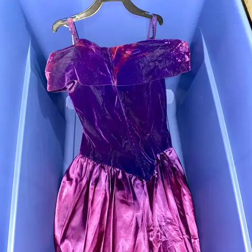 Steppin’ Out Purple Vintage Formal Dress Size undefined