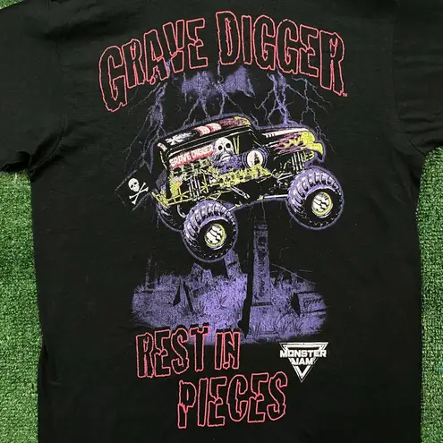 Monster Jam Grave Digger Rest in Pieces T-Shirt Size Medium