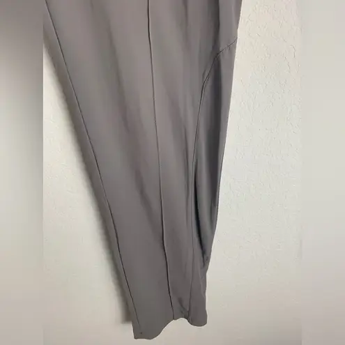 Mezza luna: Pants that combine the comfort of leggings with a dressier look. Green Size 12