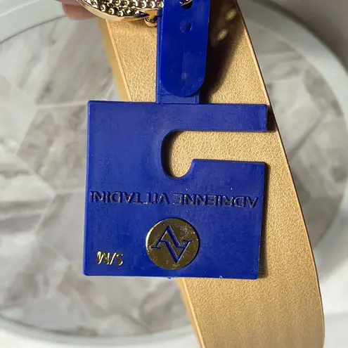 Adrienne Vittadini Tan Gold “AV” Logo Belt S/M Faux Leather Fashion Accessory