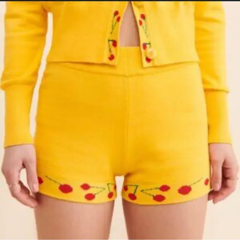 Nuuly Says Gah! Battenberg Cherry Shorts size M/L Yellow