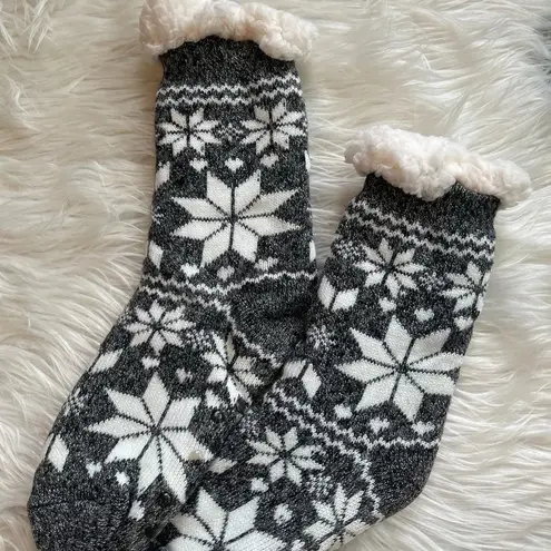 Nib! Women’s thick winter snowflake socks Black
