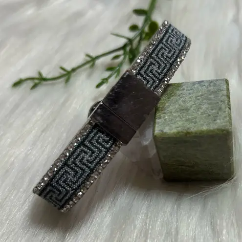 Snap button red enamel faceted rhinestones bracelet