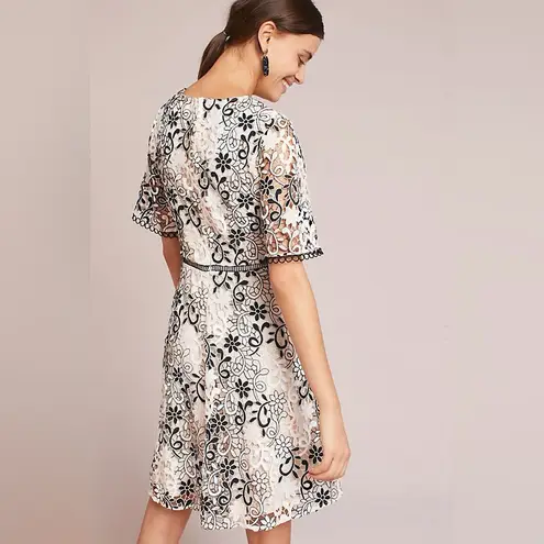 Shoshanna ANTHROPOLOGIE  FLUTTER-SLEEVE DRESS- SIZE 2 nude black white