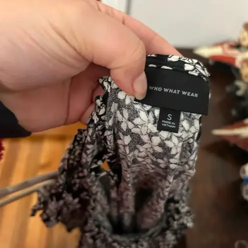 Who What Wear  FLORAL RUFFLE BLOUSE