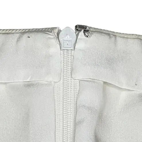 Valentino Garavani Valentino 𑁍 Chic Rose Lace Appliqué Ribbed Wool Pencil Skirt 𑁍 Cream Size 4