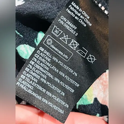 H&M  Blouse Top Cropped Bloggers Floral Print New with tags size XS