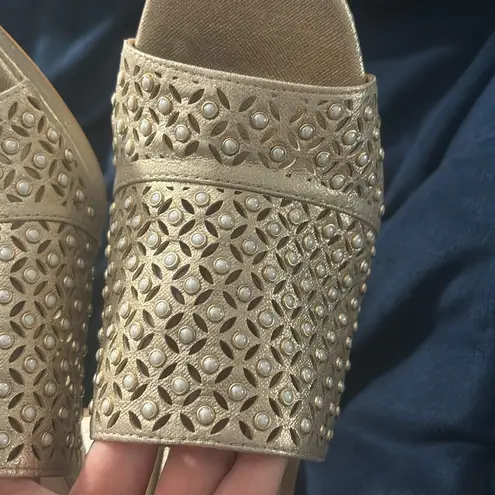 Alex Marie NWOT Cecilia Shimmer Pearl Embellished Platform Dress Sandals