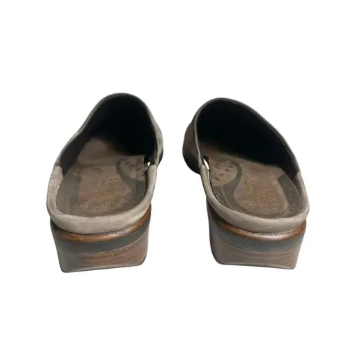 Naot women’s lodos slip on mules size 37 (size 6