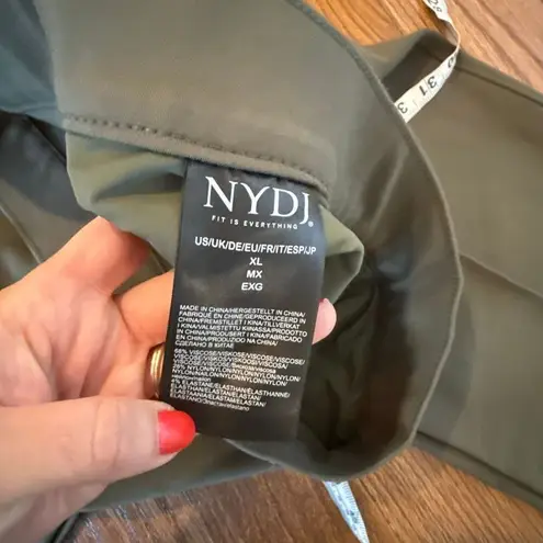 NYDJ Sculpt-Her pull on green wide leg pant size XL