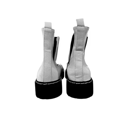 Sincerely Jules Women’s Chunky Chelsea Boots Size 8 Beige Cream Black Lug Sole