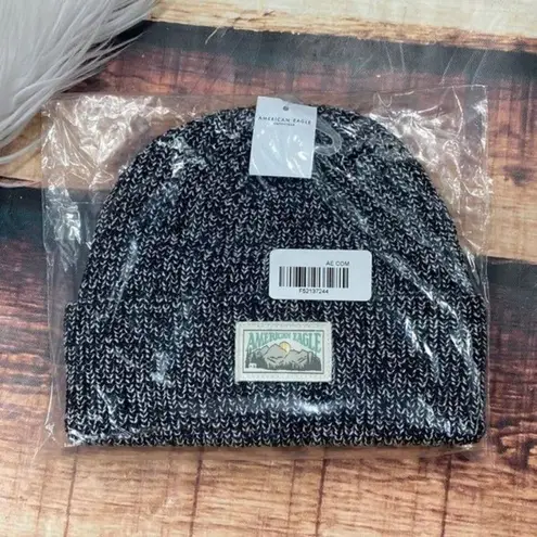 American Eagle  Beanie Grey Patch Mountains