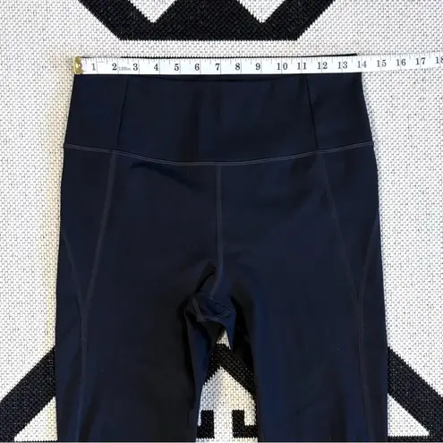 Girlfriend Collective Compressive High Rise Capri Leggings in Black Large