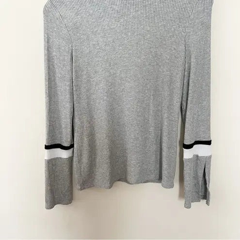 Generation Love  Andrea Color Block Turtleneck Top Long Sleeves Gray NEW Size XS