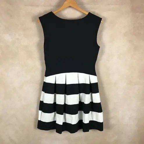 The Impeccable Pig Striped Dress Size MEDIUM