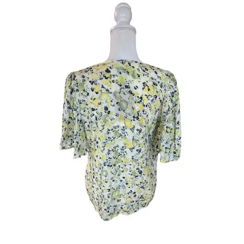 VERO MODA NWT Aware by Tilly Split Neck Blouse Chardonnay Floral Size Large