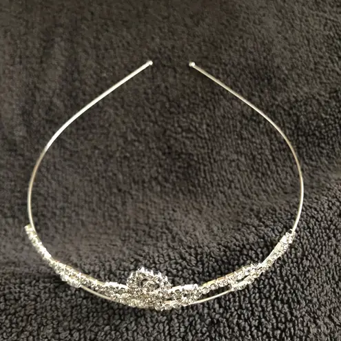 Bridal Hair Piece. Wedding Tiara. Prom Tiara. Pageant Crown. Silver