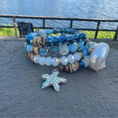 NWT Blue White Beaded Bracelet with Starfish Shell Charm stack ocean beach theme