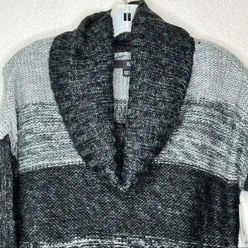 a.n.a  Sweater nwt