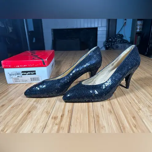 Impo Vintage 90’s Pointed Toe Black Sequin Heels Size 9.5