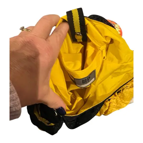 III Parcel Black Yellow Ruffle Jump Rope Floral Pin Handle Gym Couture Purse