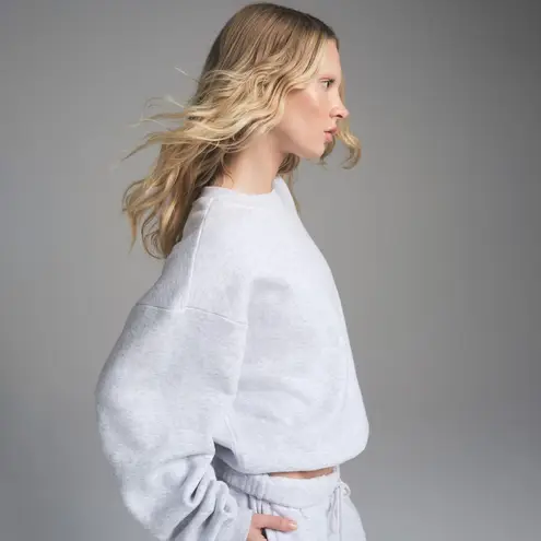 SKIMS Cotton Fleece Classic Crewneck in Light Heather Grey, Size Medium