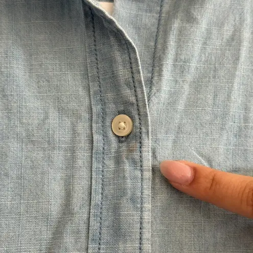 J.Crew Chambray Button Up Shirt in Signature Fit in Lovers Lane Wash Size Medium - Image 5