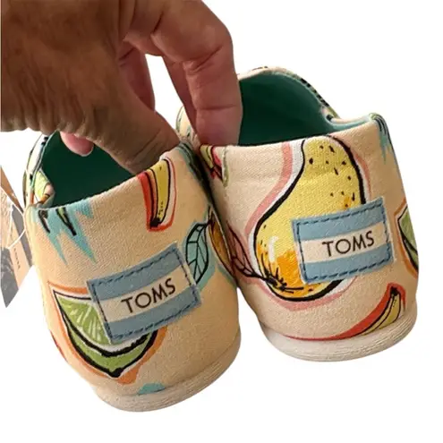 Toms NWT  Classic Alpargata Venice
Collection Coral Pink Cuba Fruit Flats 6.5