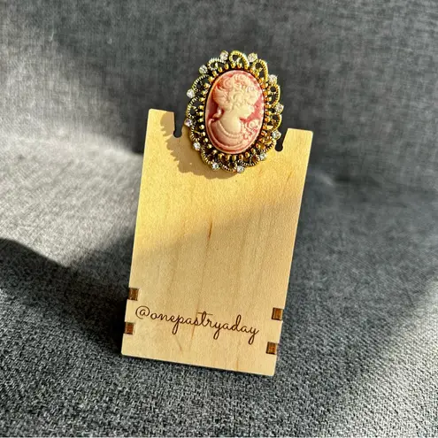 Sparkly Cameo Brooch Pin, Rhinestone Filigree Edging Detail, Red, Pink, Gold Red