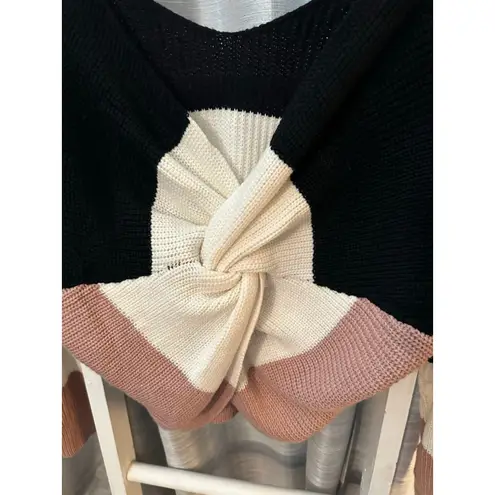 Main Strip Women's L Black Cream Rose Colorblock V-Neck Sweater