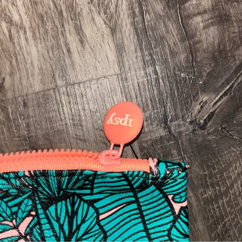 Colorful Floral Cosmetic Bag NWOT BOGO Pink