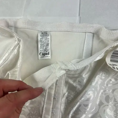 2XL silky lace detail waist corset Size XXL