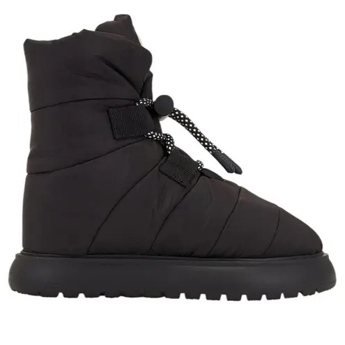 Moncler Gaia Pull Snow Boots in Black 40 New with Box Womens Winter Shoes