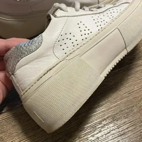 P448  White Leather Sneakers Low Top Casual Shoes Silver Trim Size‎ 36