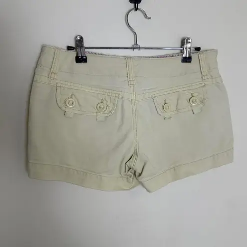 American Eagle 90’s  Outfitters light yellow cotton mini shorts #minishort