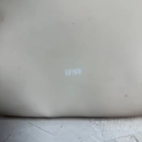 IPSY Cosmetic Bag Pouch Beige Women Girls Makeup Organizer Travel Pouch Tan