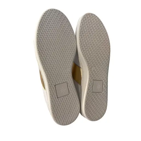 Joyasol paisley sneakers in gold/white 39 White Size 13