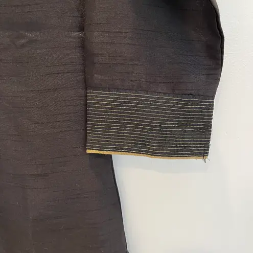 Threads Clasilks Womens XS Kurti Black Gold